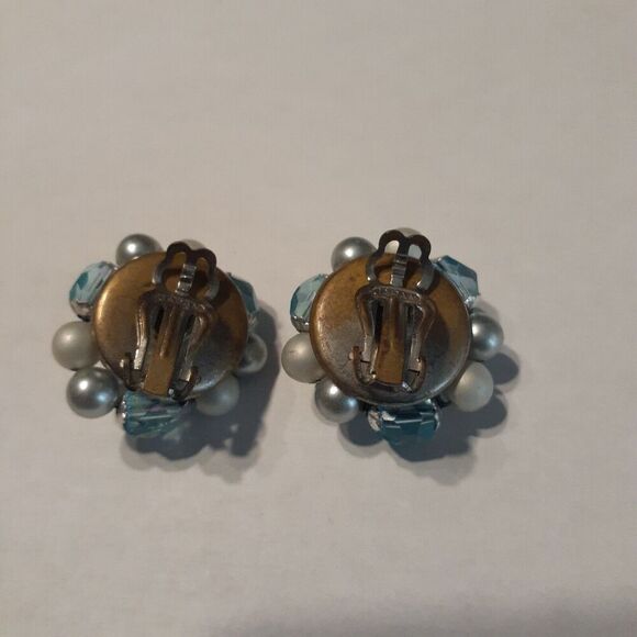 Vintage Stamped Japan Silver White Blue Bead Clip On Earrings Metal Tone - Picture 2 of 5